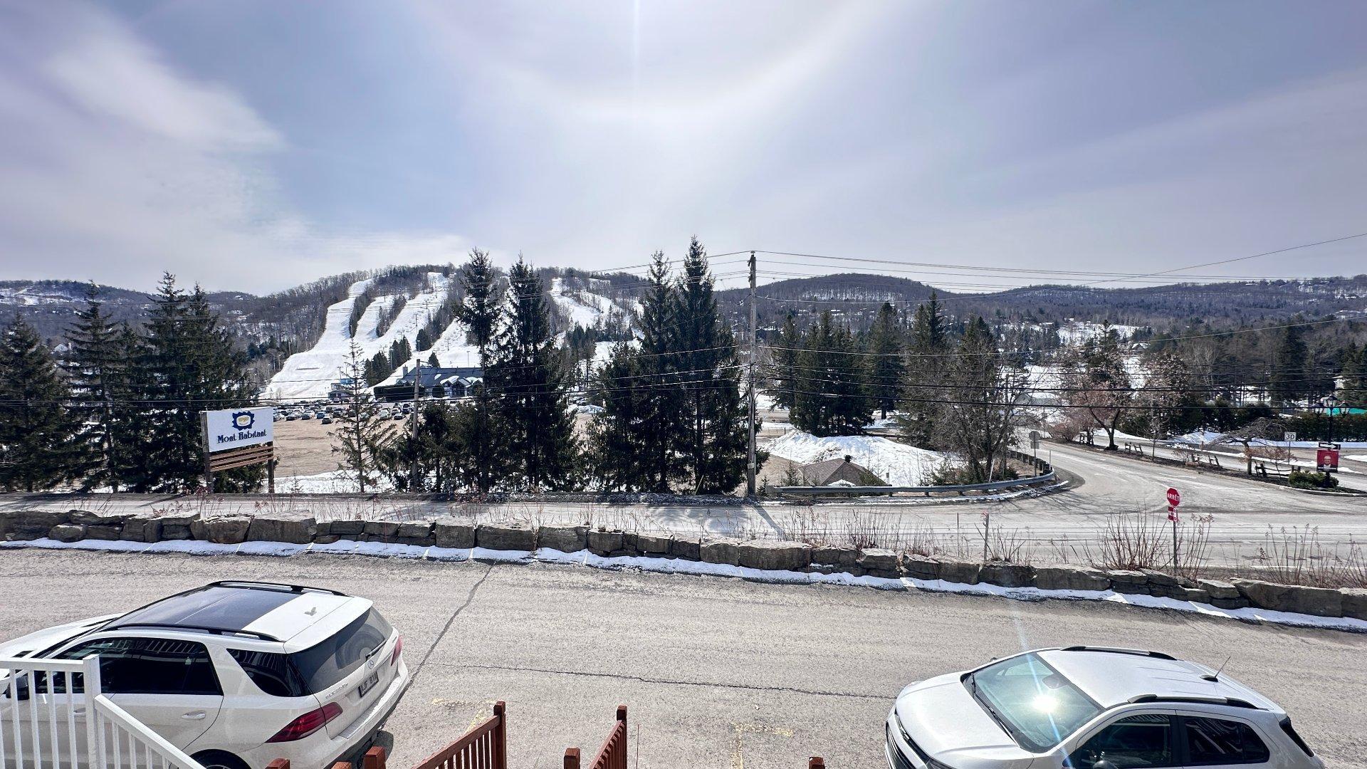 









737


Rue Principale

, C,
Saint-Sauveur,




QC
J0R1R2

