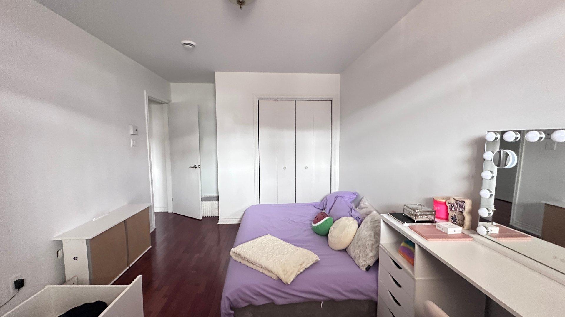 









737


Rue Principale

, C,
Saint-Sauveur,




QC
J0R1R2

