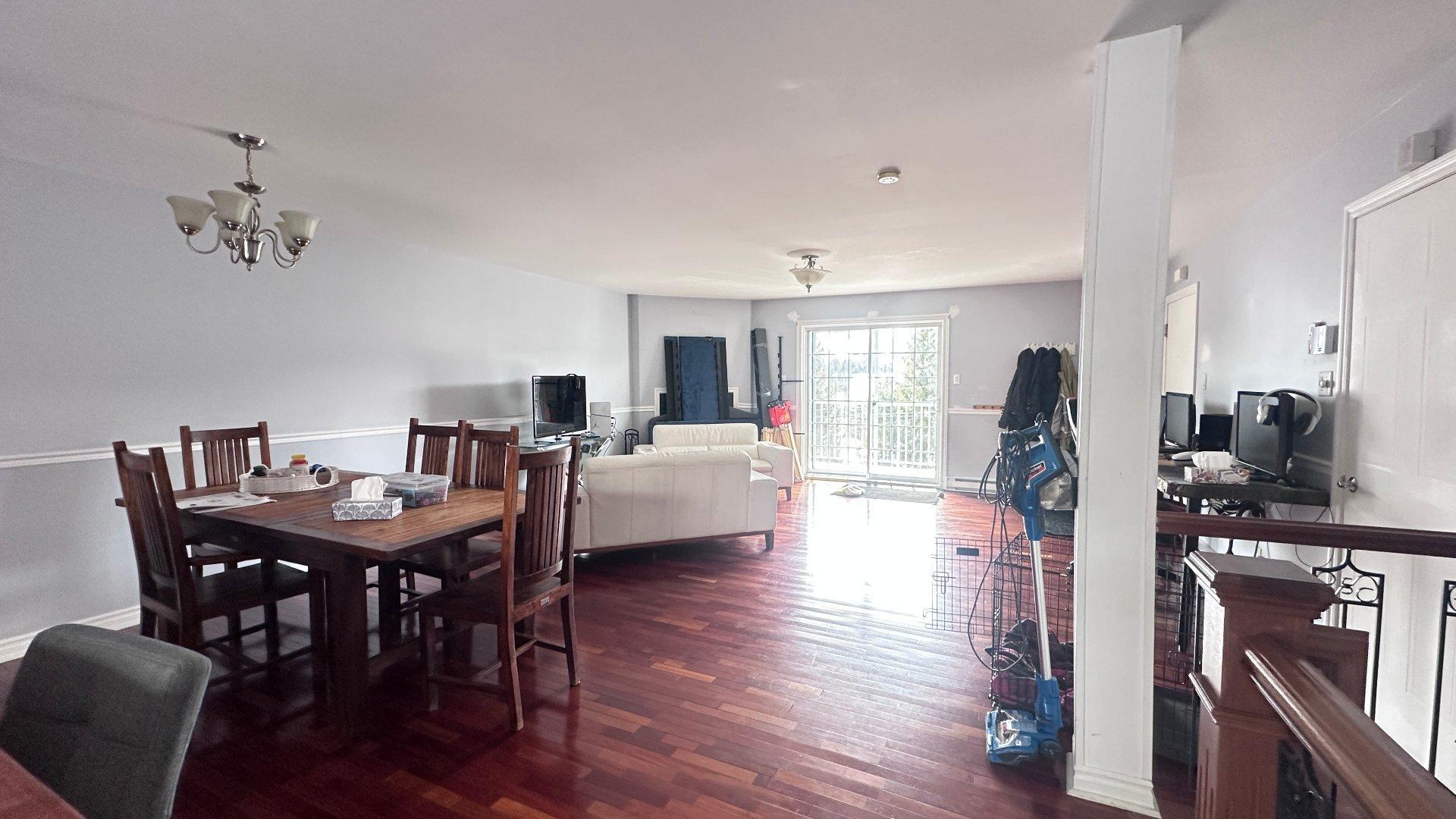 









737


Rue Principale

, C,
Saint-Sauveur,




QC
J0R1R2

