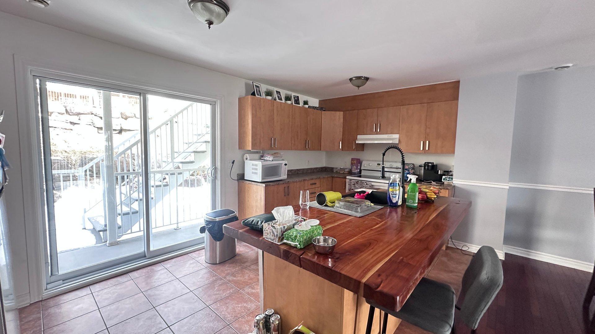 









737


Rue Principale

, C,
Saint-Sauveur,




QC
J0R1R2

