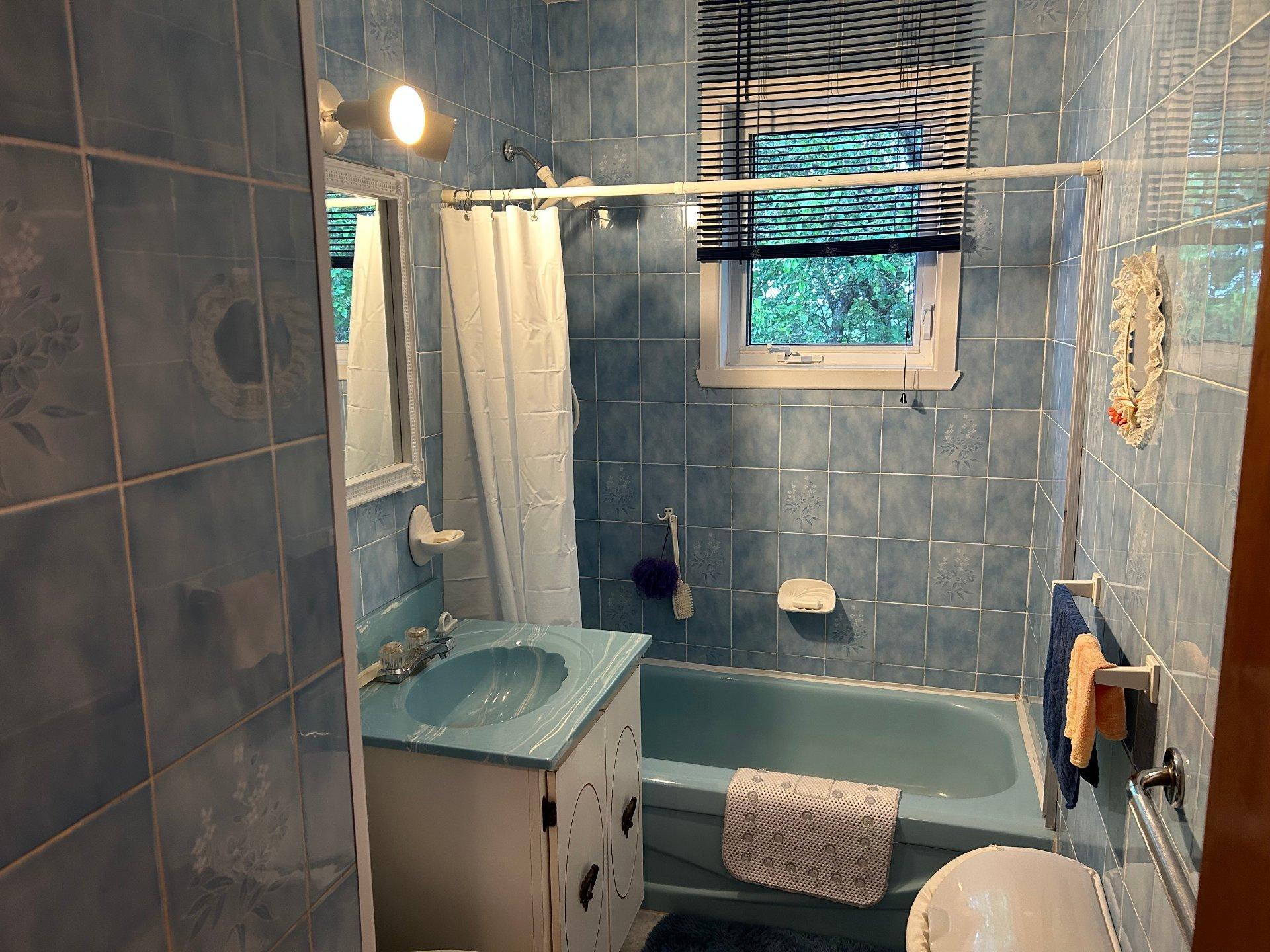 









23


Rue des Sorbiers

,
Port-Cartier,




QC
G5B1S8

