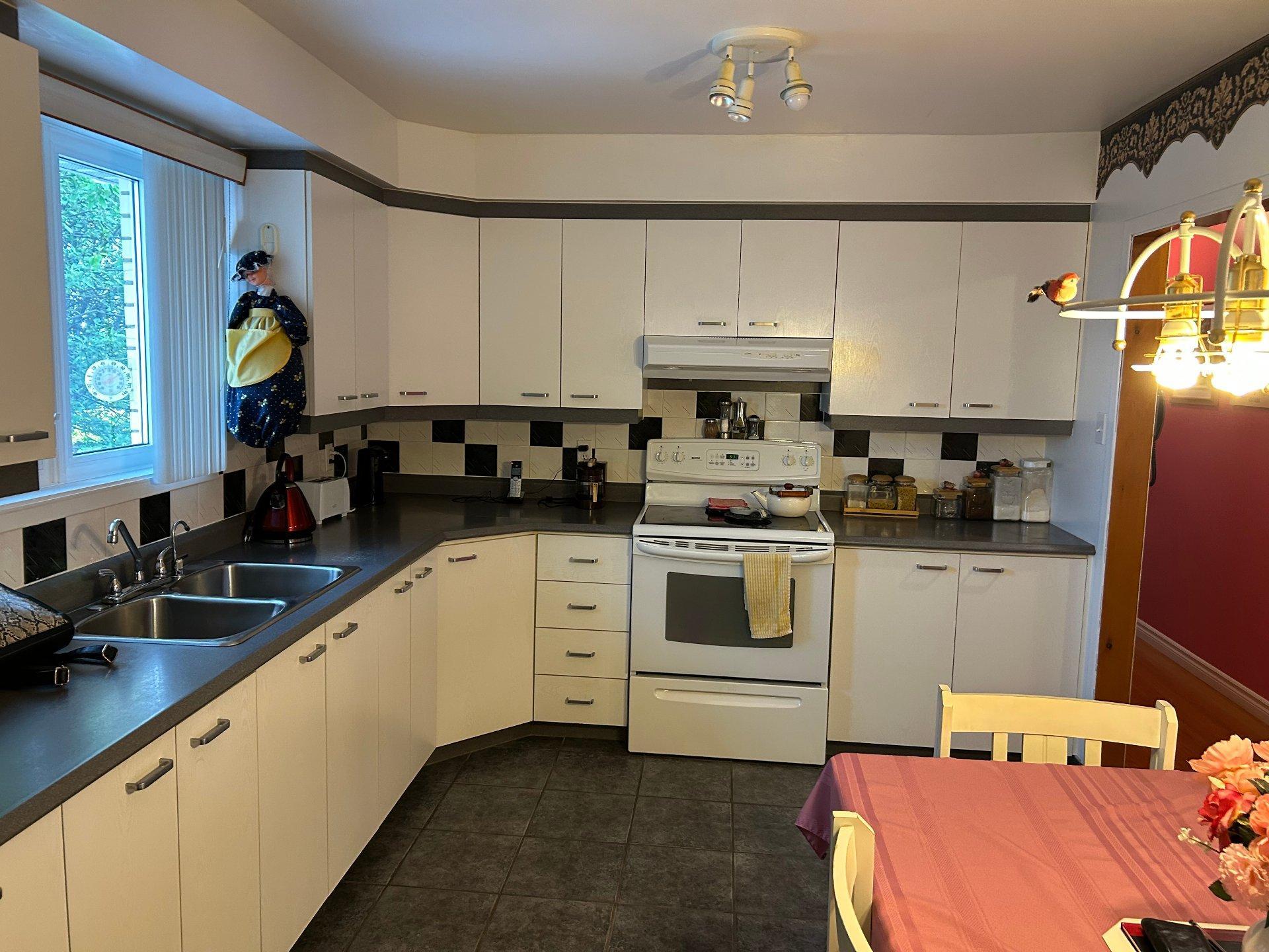 









23


Rue des Sorbiers

,
Port-Cartier,




QC
G5B1S8

