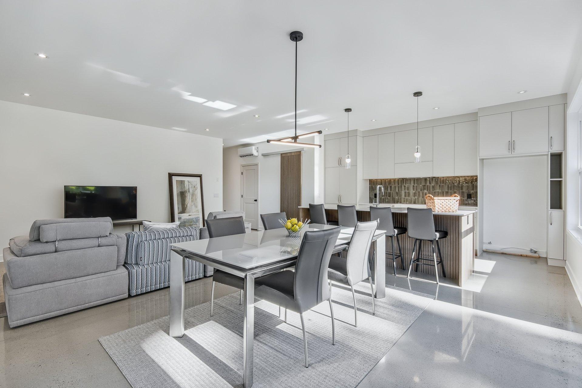 









44


Rue Marcoux

,
Saint-Basile-le-Grand,




QC
J3N5G5

