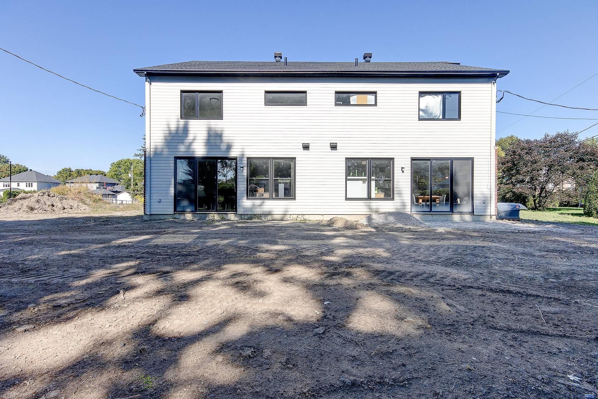 









44


Rue Marcoux

,
Saint-Basile-le-Grand,




QC
J3N5G5

