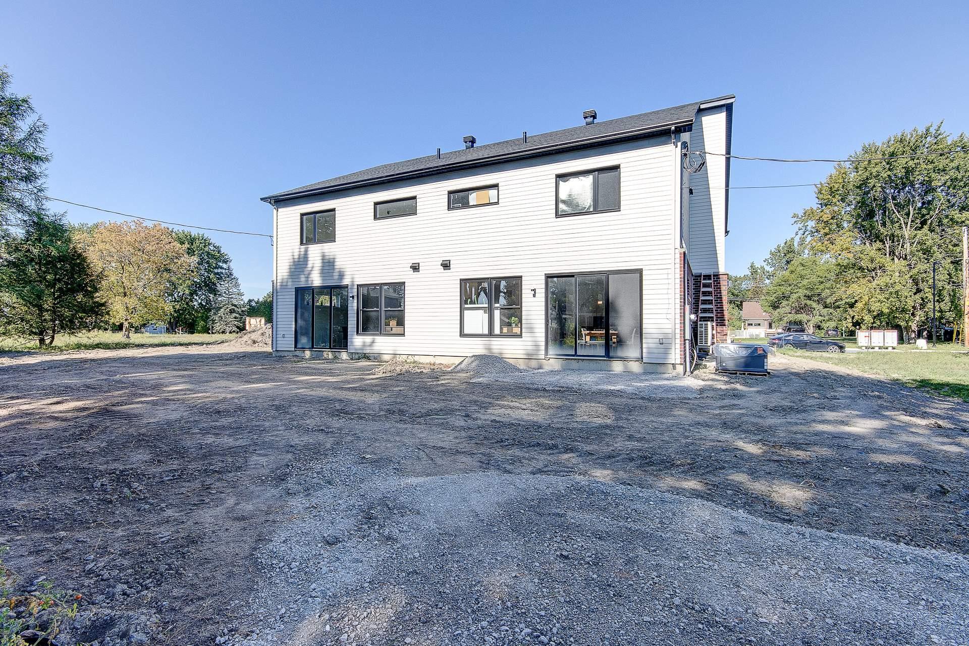 









44


Rue Marcoux

,
Saint-Basile-le-Grand,




QC
J3N5G5

