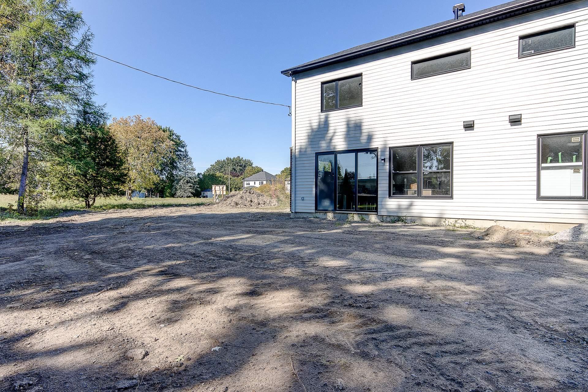 









44


Rue Marcoux

,
Saint-Basile-le-Grand,




QC
J3N5G5

