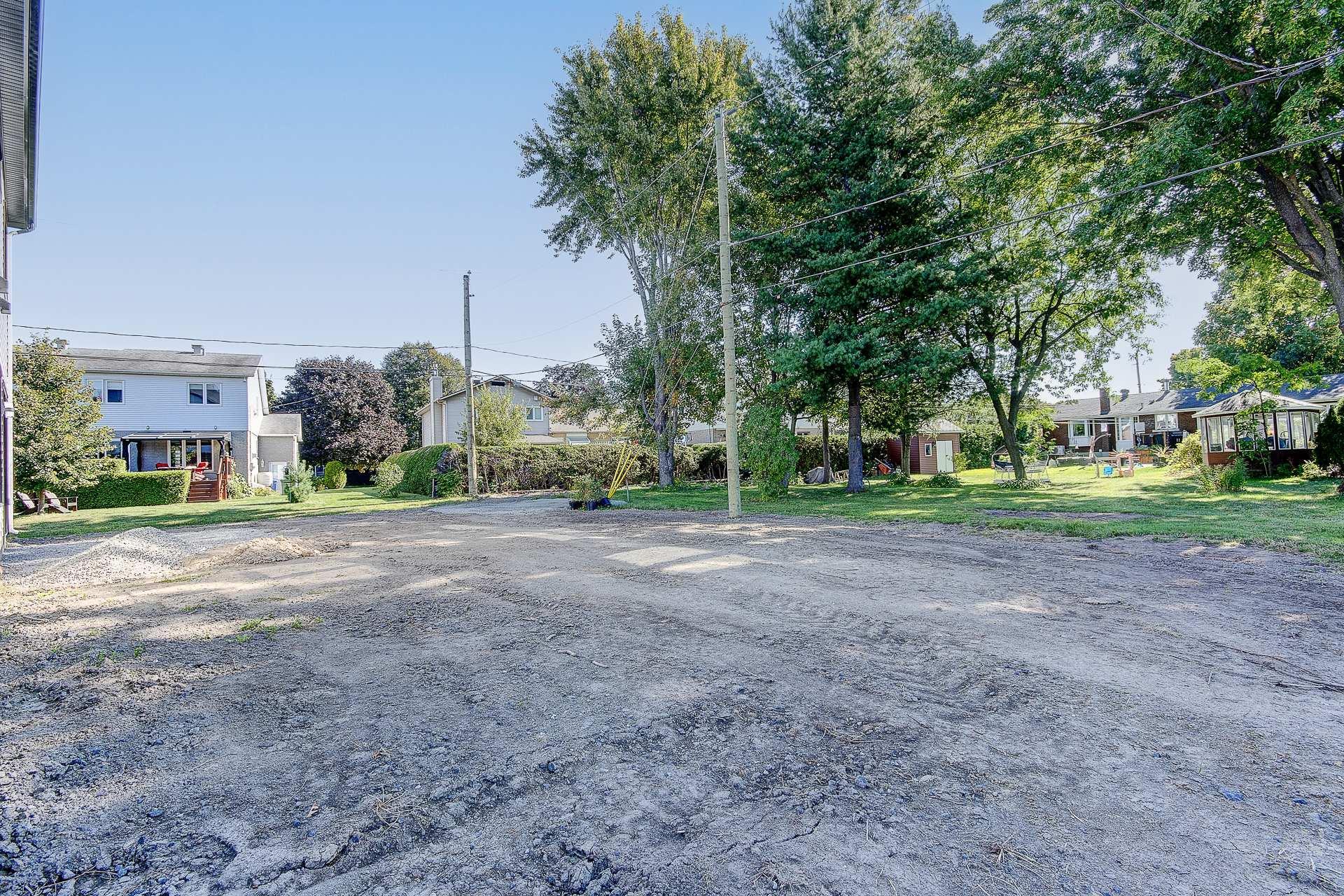 









44


Rue Marcoux

,
Saint-Basile-le-Grand,




QC
J3N5G5

