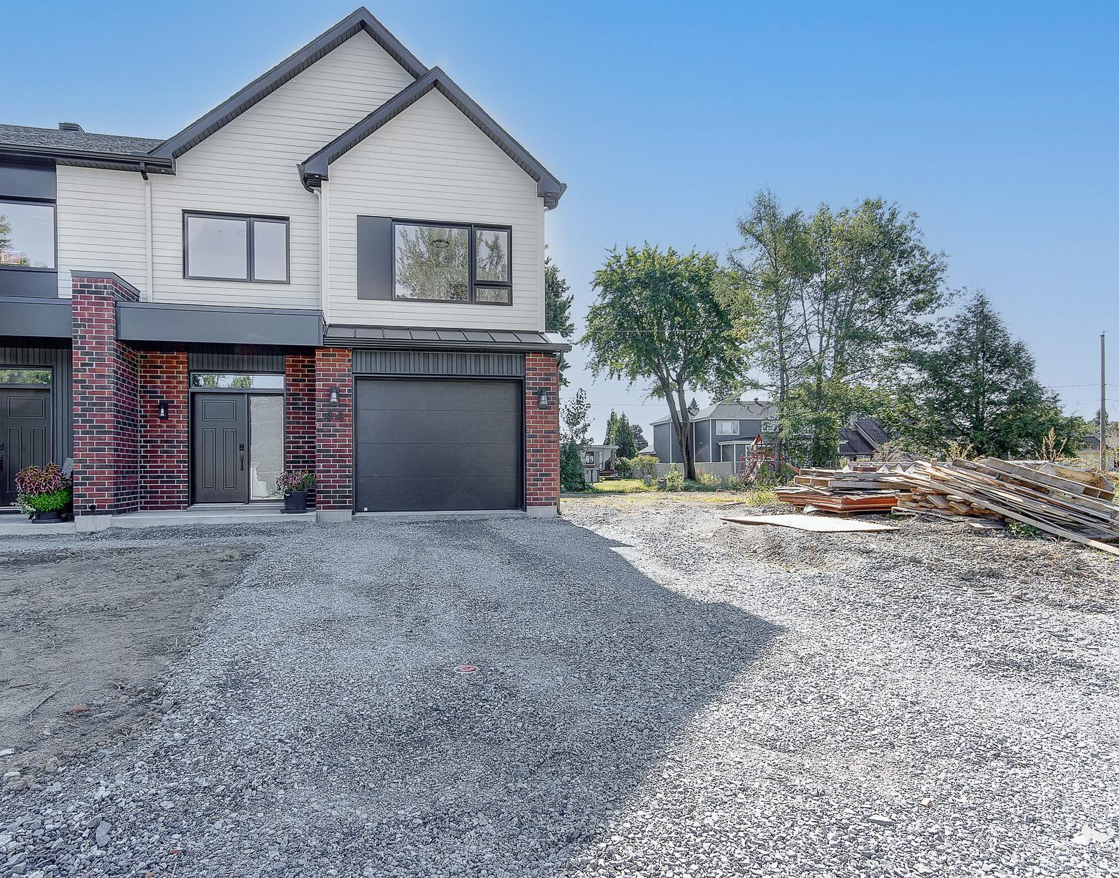 









44


Rue Marcoux

,
Saint-Basile-le-Grand,




QC
J3N5G5

