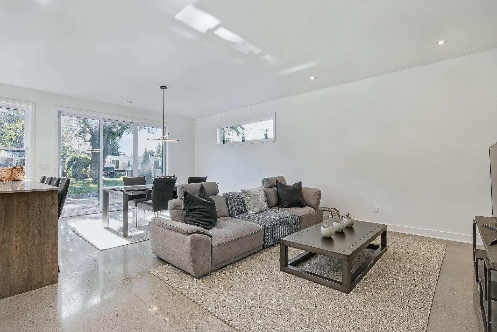 









44


Rue Marcoux

,
Saint-Basile-le-Grand,




QC
J3N5G5

