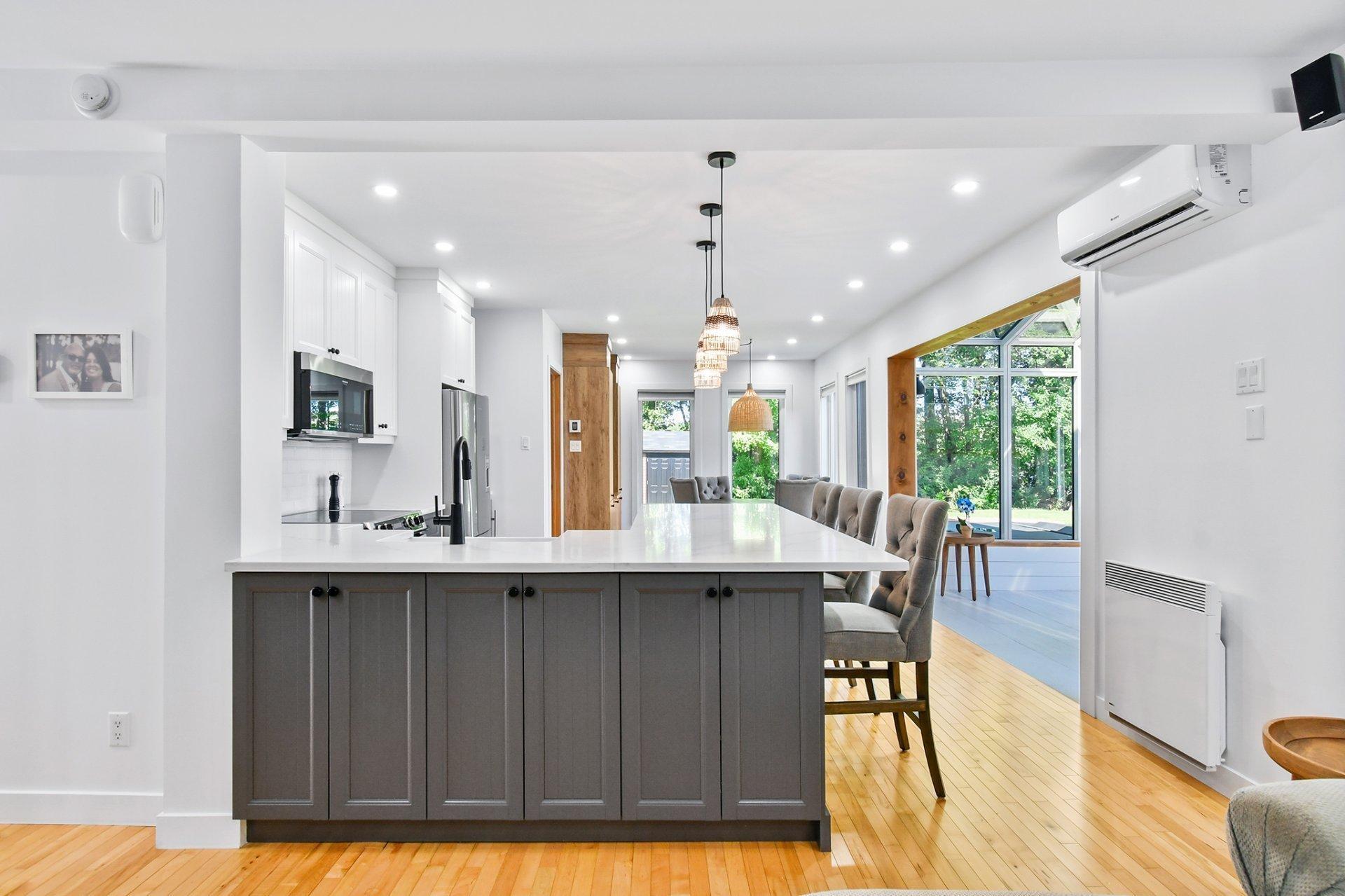 









625


Rue La Bruyère

,
Laval (Auteuil),




QC
H1H1X2

