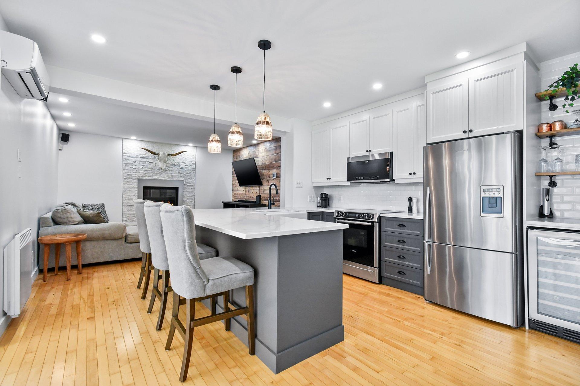 









625


Rue La Bruyère

,
Laval (Auteuil),




QC
H1H1X2

