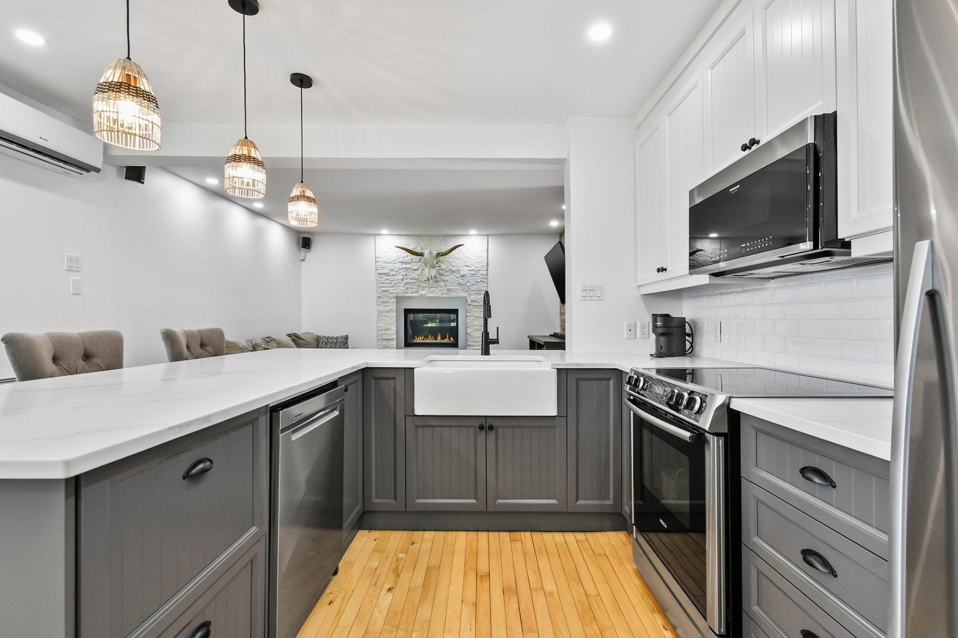 









625


Rue La Bruyère

,
Laval (Auteuil),




QC
H1H1X2

