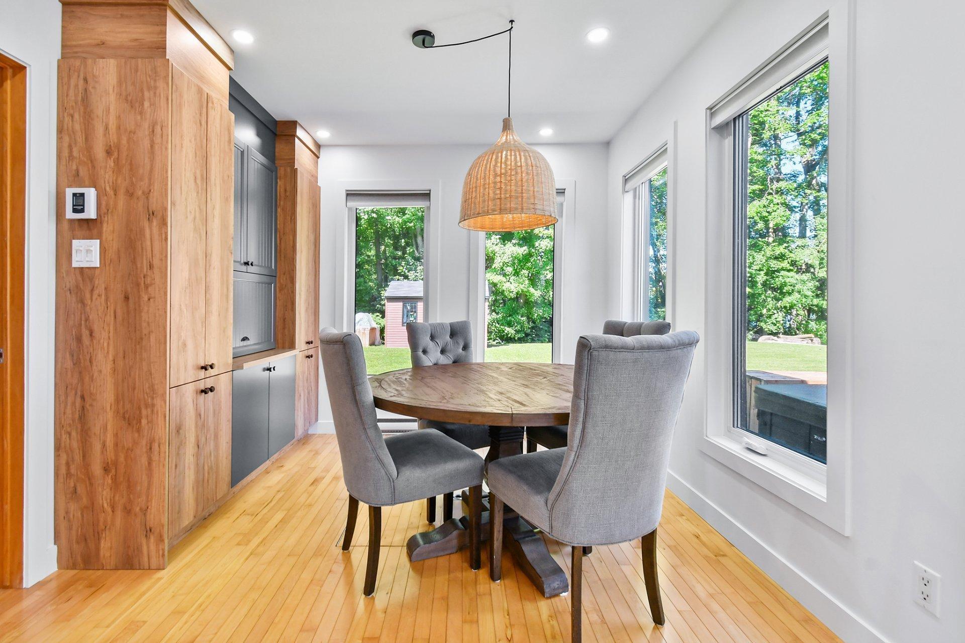 









625


Rue La Bruyère

,
Laval (Auteuil),




QC
H1H1X2

