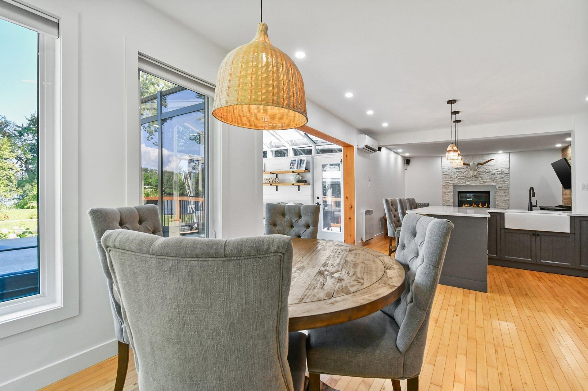 









625


Rue La Bruyère

,
Laval (Auteuil),




QC
H1H1X2

