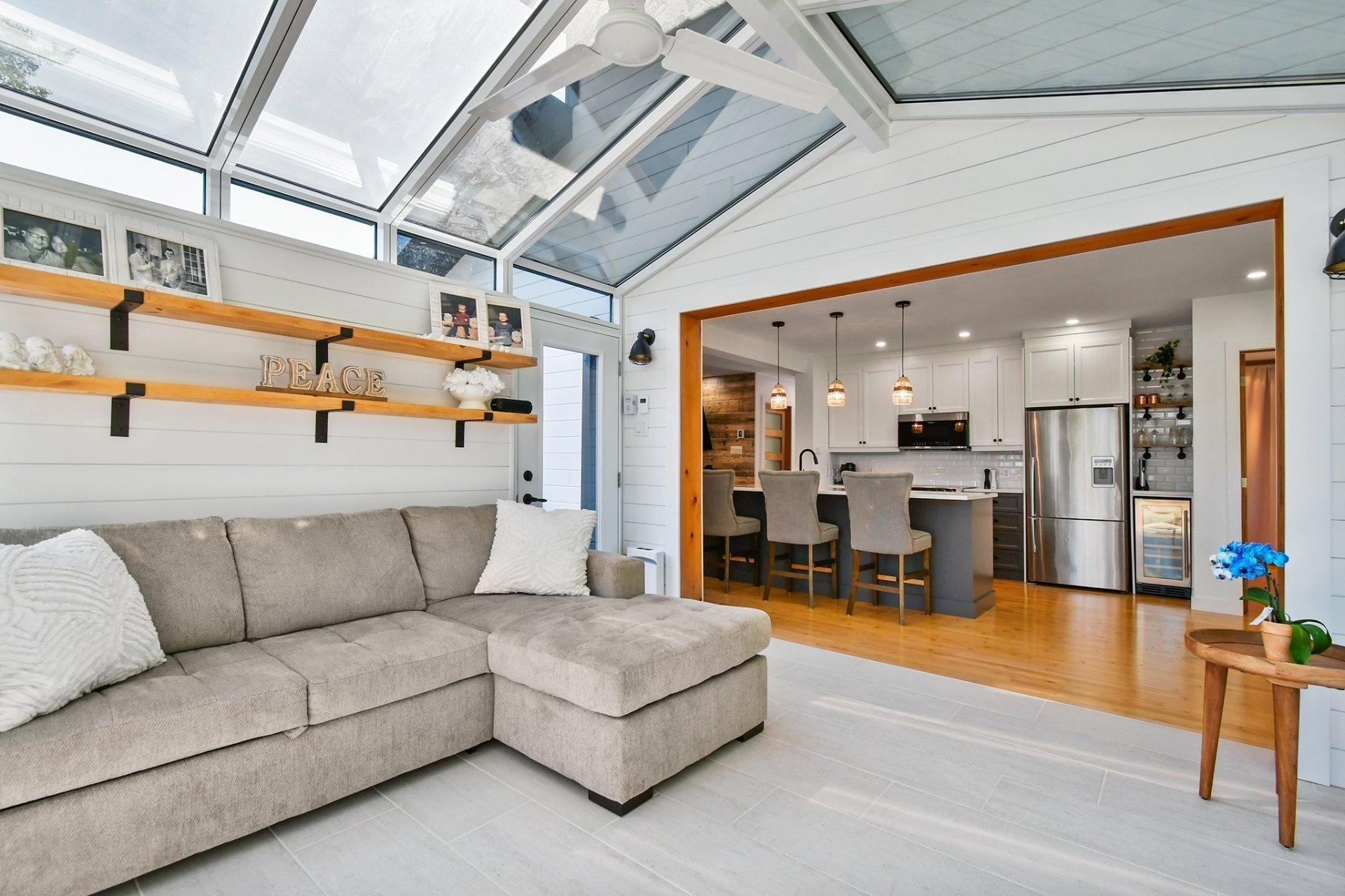 









625


Rue La Bruyère

,
Laval (Auteuil),




QC
H1H1X2

