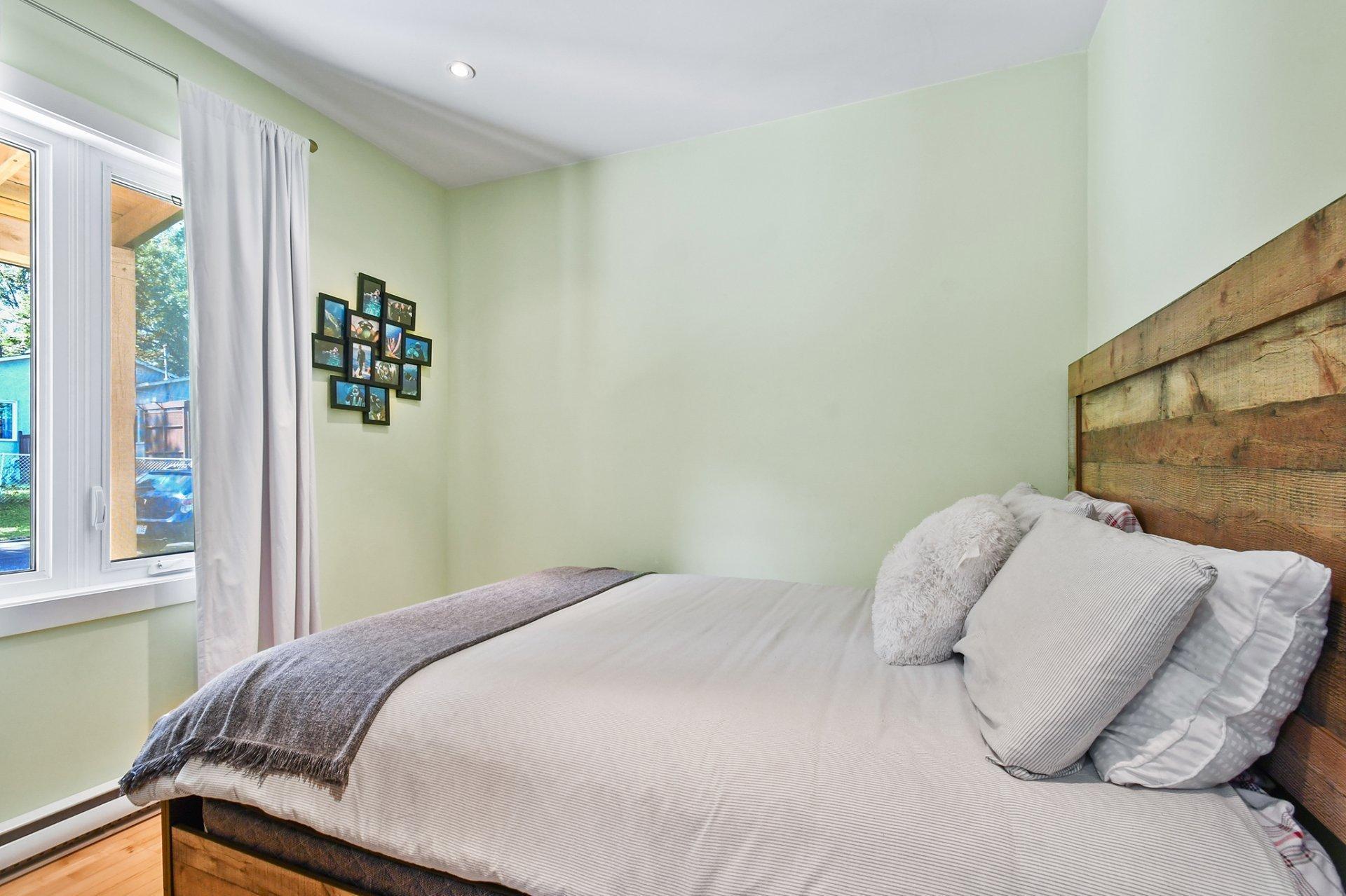 









625


Rue La Bruyère

,
Laval (Auteuil),




QC
H1H1X2

