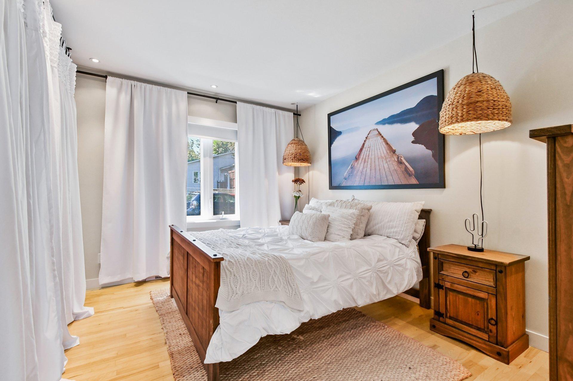 









625


Rue La Bruyère

,
Laval (Auteuil),




QC
H1H1X2

