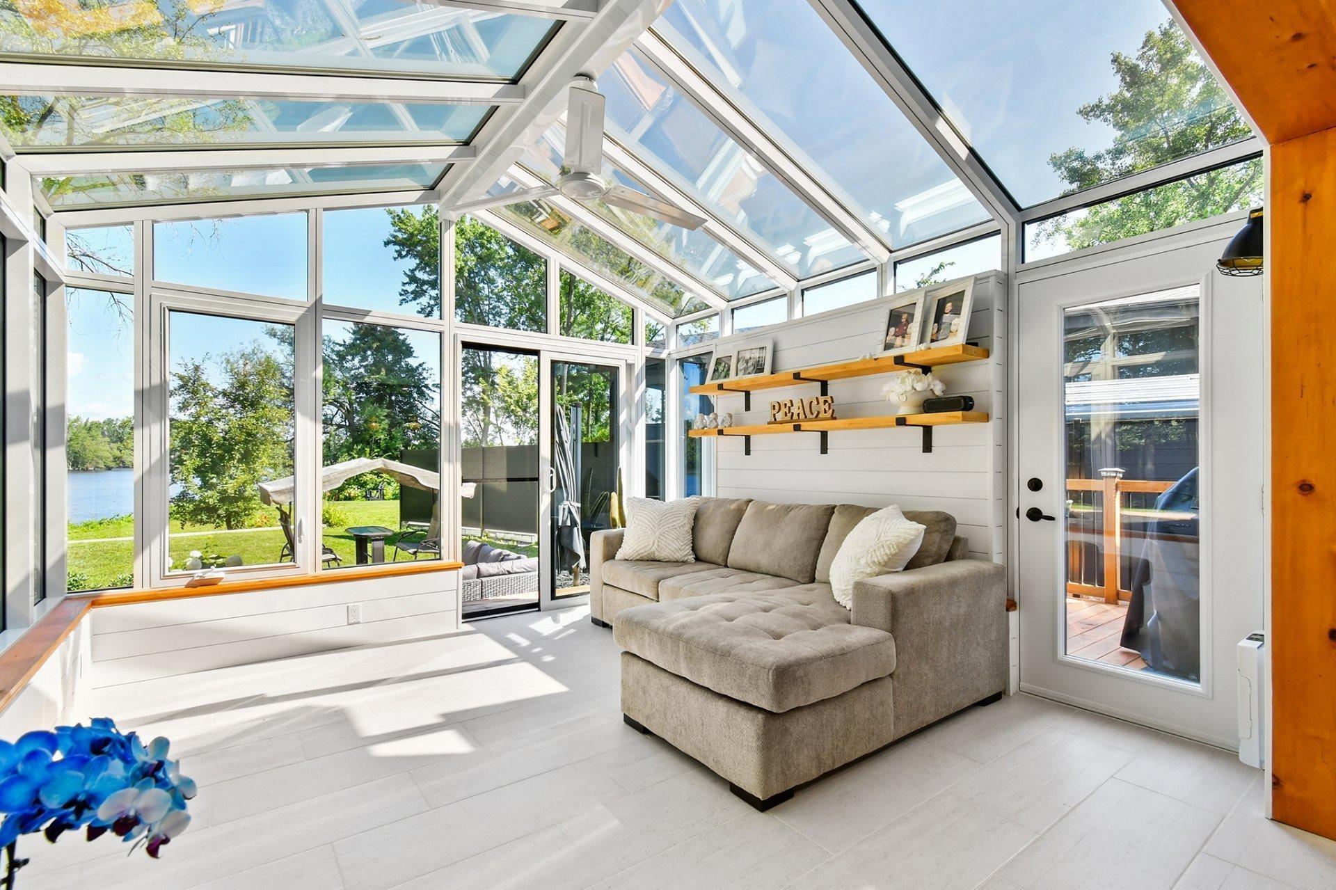 









625


Rue La Bruyère

,
Laval (Auteuil),




QC
H1H1X2

