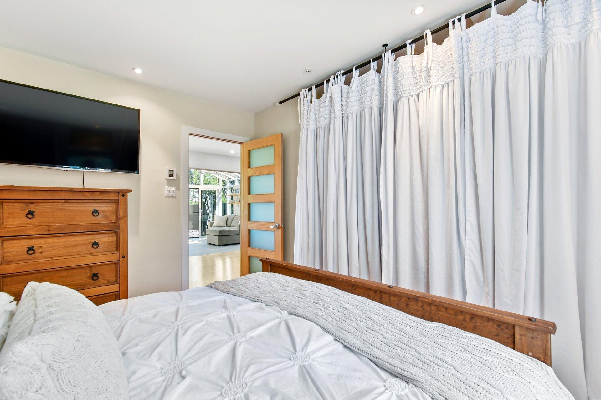 









625


Rue La Bruyère

,
Laval (Auteuil),




QC
H1H1X2

