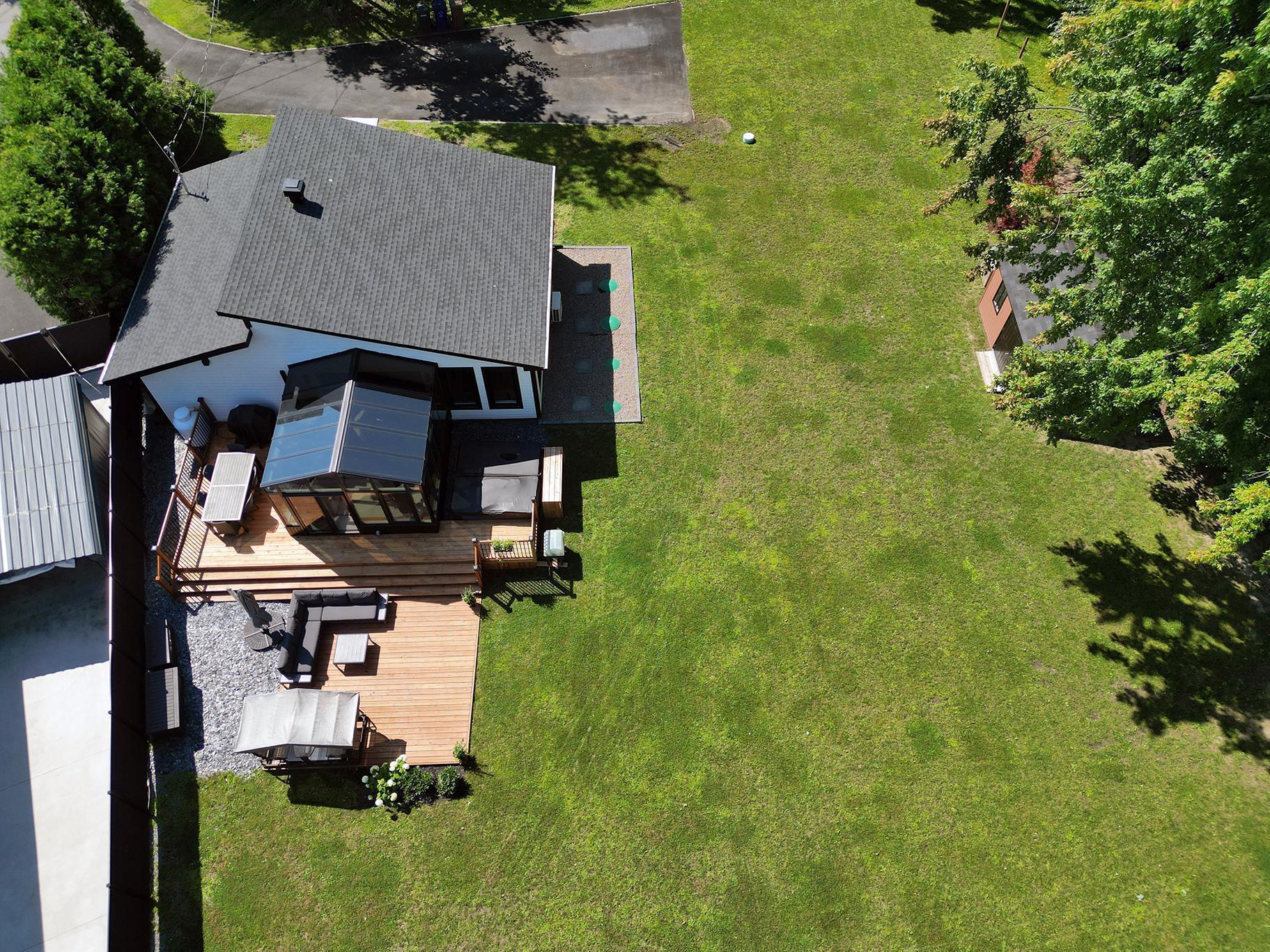 









625


Rue La Bruyère

,
Laval (Auteuil),




QC
H1H1X2

