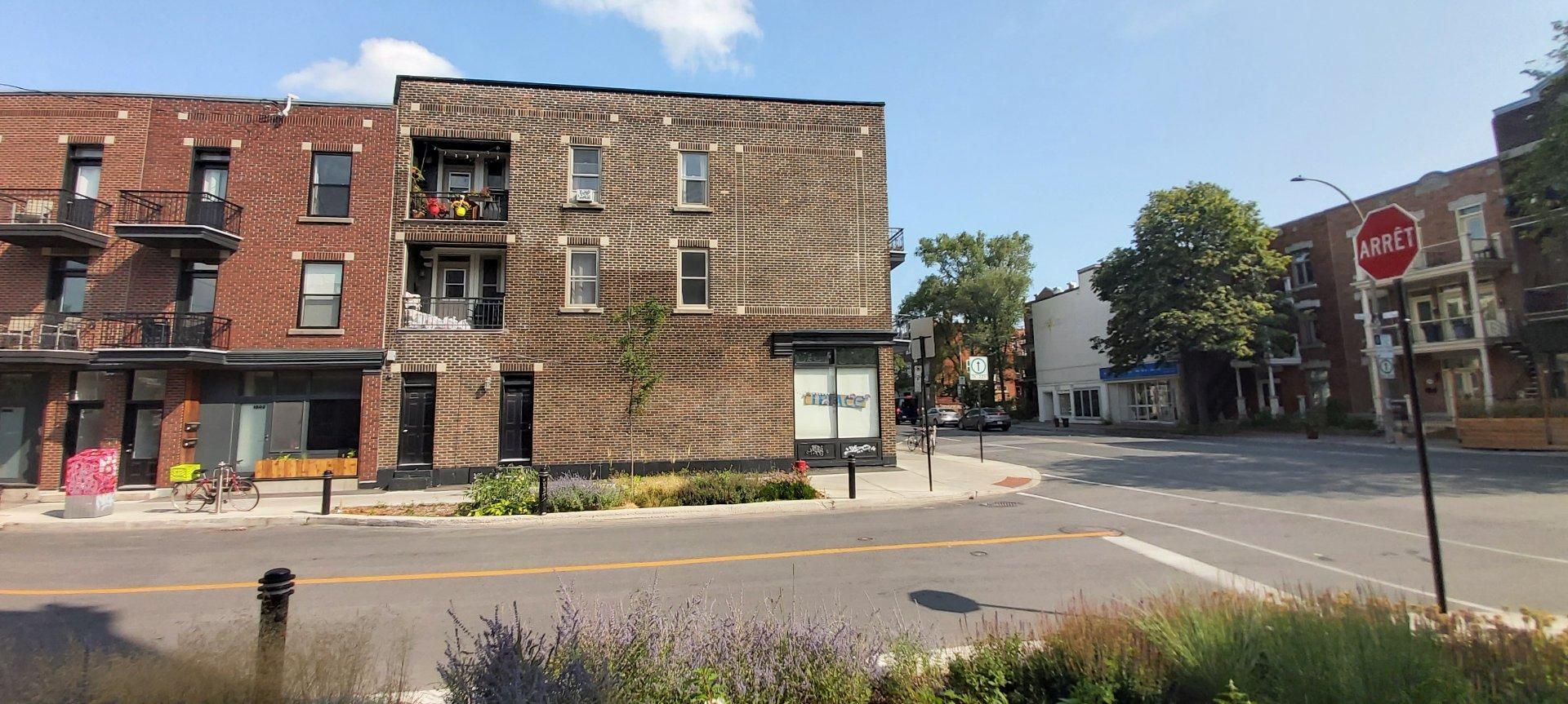 









5059

 - 5071


Av. Papineau

,
Montréal (Le Plateau-Mont-Royal),




QC
H2H1B2

