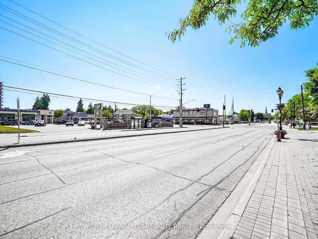 









10376


Yonge

Street, 601,
Richmond Hill,




ON
L4C 3B8

