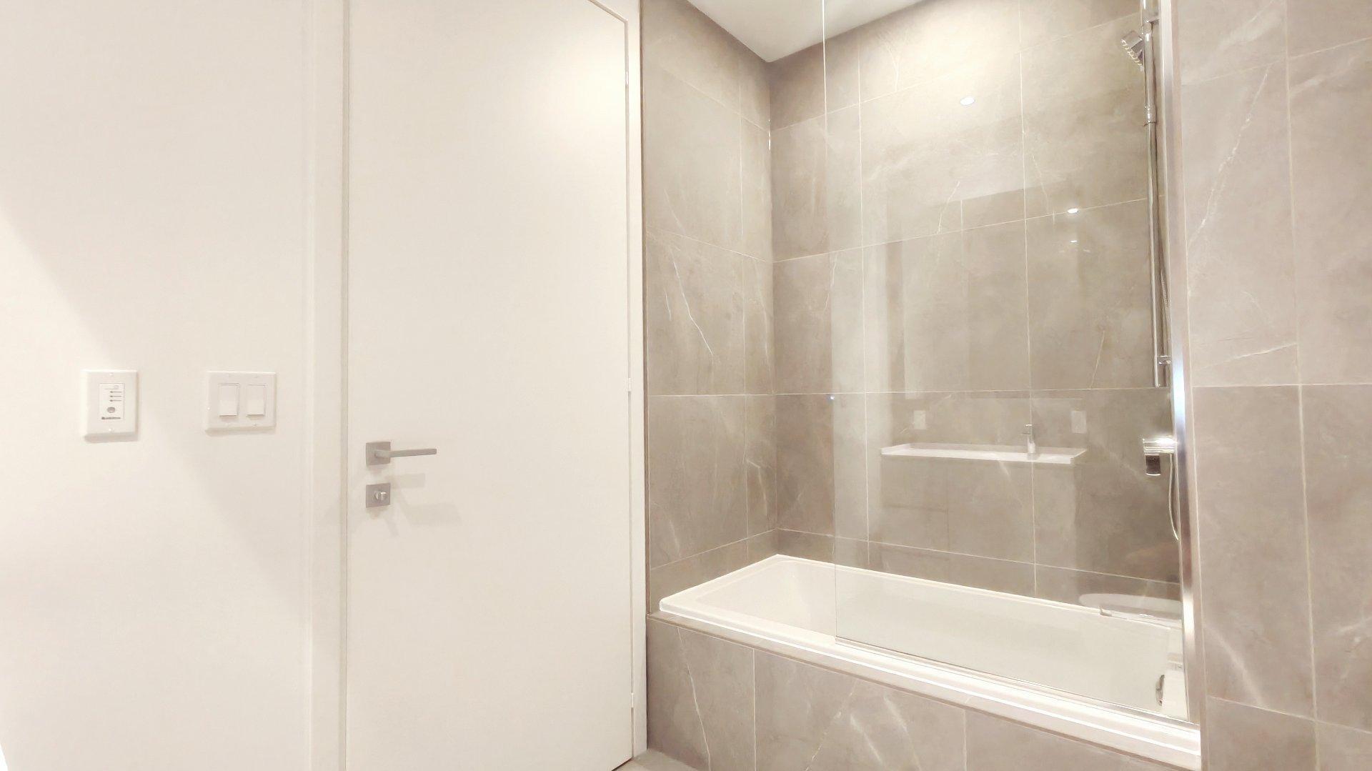 









1000


Rue André-Prévost

, 2106,
Montréal (Verdun/Île-des-Soeurs),




QC
H3E0G2

