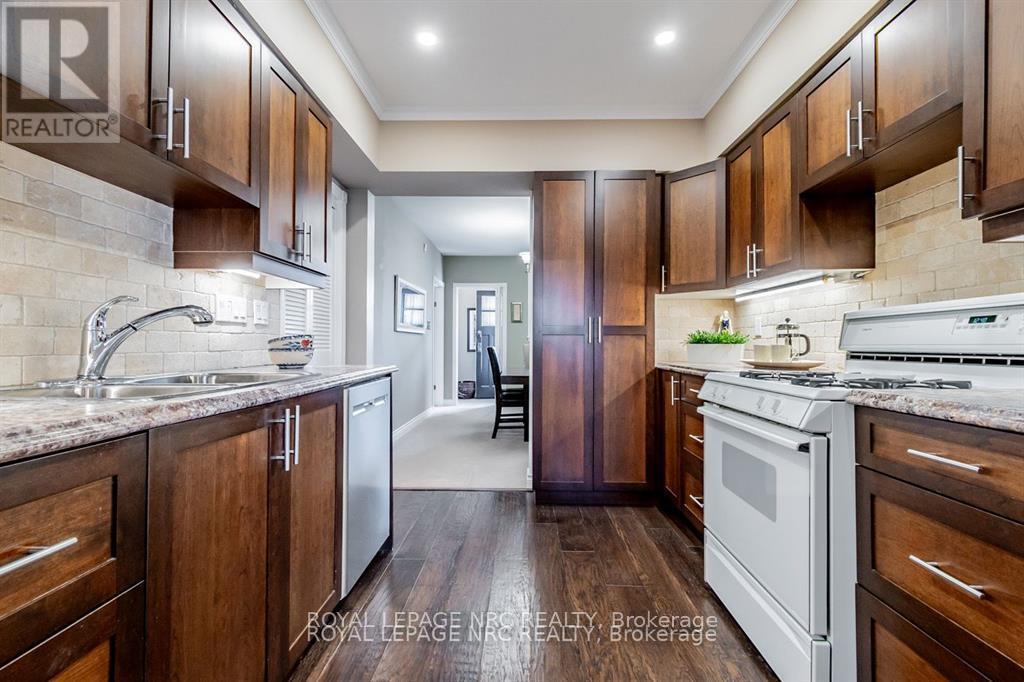 












8 MACBETH BOULEVARD

,
St. Catharines (Glendale/Glenridge),




Ontario
L2T2M2

