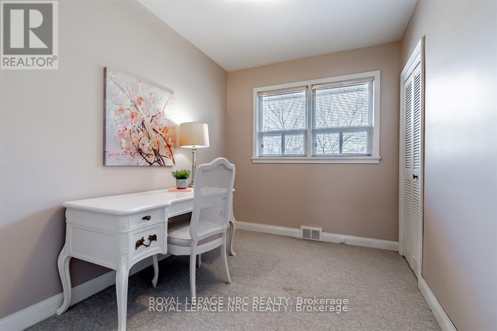 












8 MACBETH BOULEVARD

,
St. Catharines (Glendale/Glenridge),




Ontario
L2T2M2

