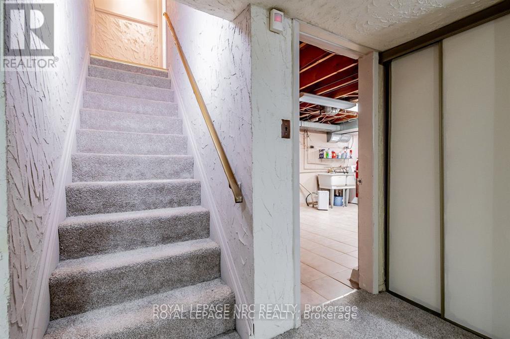 












8 MACBETH BOULEVARD

,
St. Catharines (Glendale/Glenridge),




Ontario
L2T2M2

