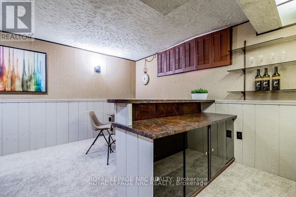 












8 MACBETH BOULEVARD

,
St. Catharines (Glendale/Glenridge),




Ontario
L2T2M2

