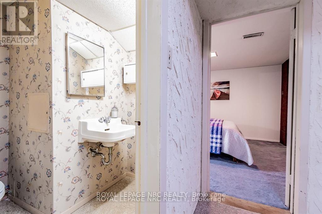 












8 MACBETH BOULEVARD

,
St. Catharines (Glendale/Glenridge),




Ontario
L2T2M2

