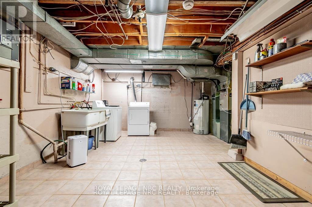 












8 MACBETH BOULEVARD

,
St. Catharines (Glendale/Glenridge),




Ontario
L2T2M2

