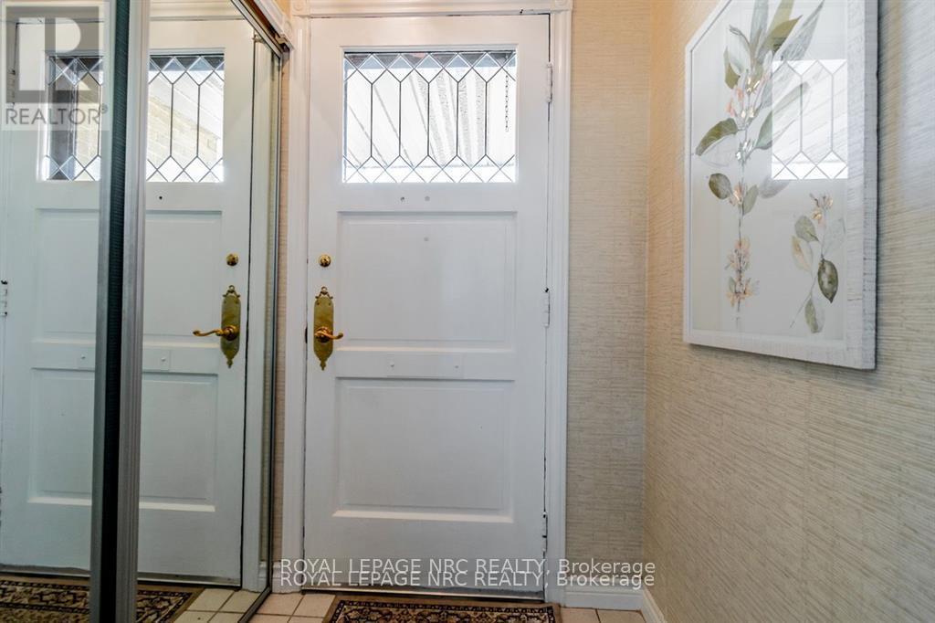 












8 MACBETH BOULEVARD

,
St. Catharines (Glendale/Glenridge),




Ontario
L2T2M2

