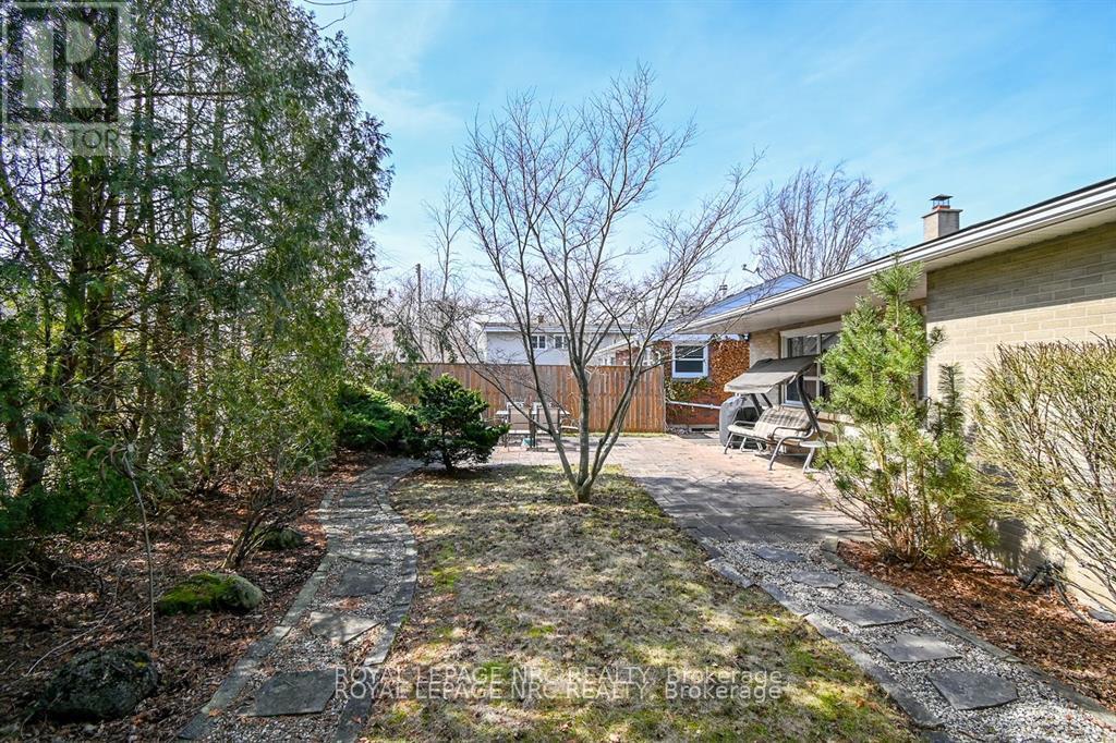 












8 MACBETH BOULEVARD

,
St. Catharines (Glendale/Glenridge),




Ontario
L2T2M2

