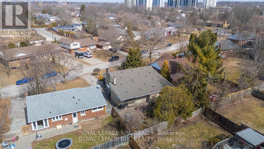 












8 MACBETH BOULEVARD

,
St. Catharines (Glendale/Glenridge),




Ontario
L2T2M2

