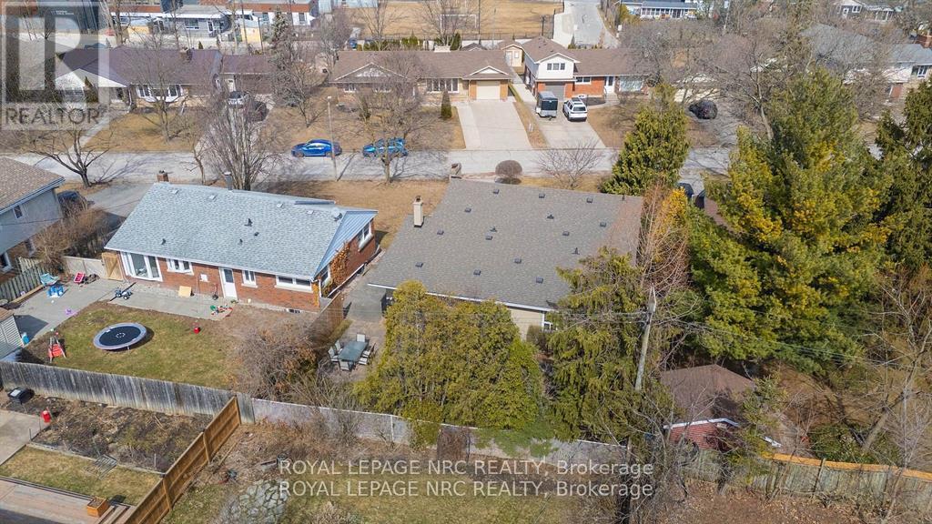 












8 MACBETH BOULEVARD

,
St. Catharines (Glendale/Glenridge),




Ontario
L2T2M2

