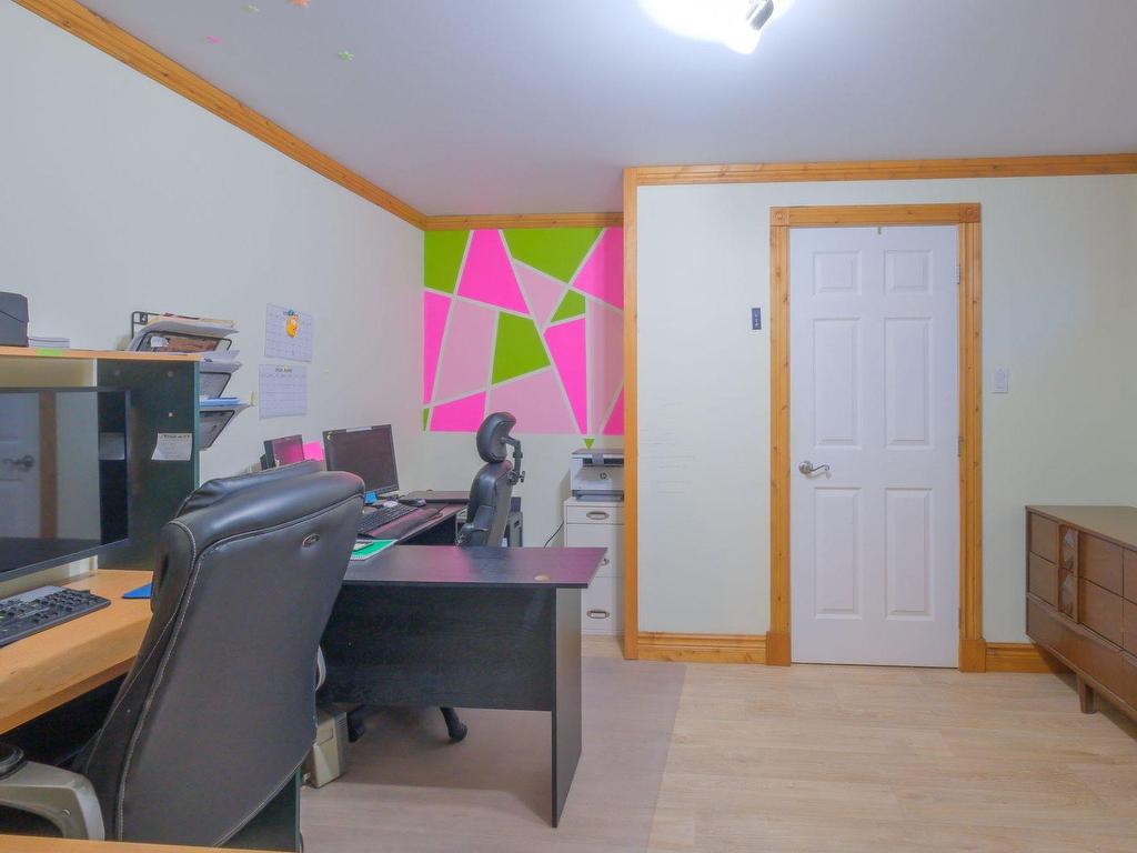 









300


Rue Armand-Chainey

,
Sainte-Catherine-de-Hatley,




QC
J0B1W0

