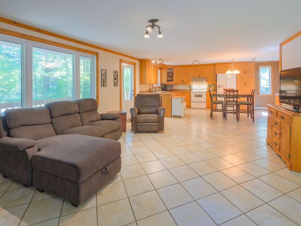 









300


Rue Armand-Chainey

,
Sainte-Catherine-de-Hatley,




QC
J0B1W0

