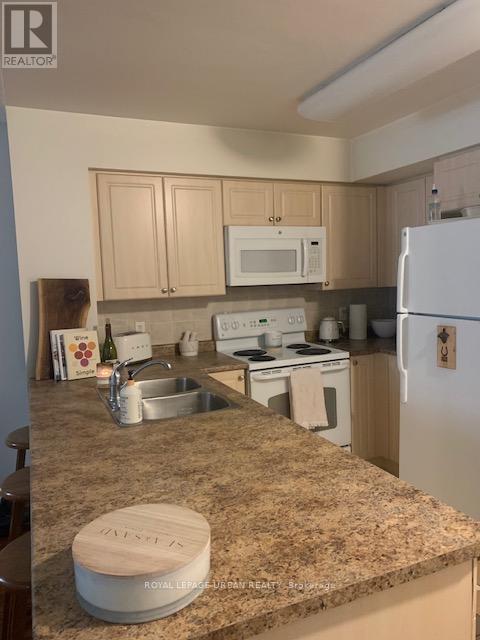 












2508 - 30 GRAND TRUNK CRESCENT

,
Toronto,




Ontario
M5J3A4

