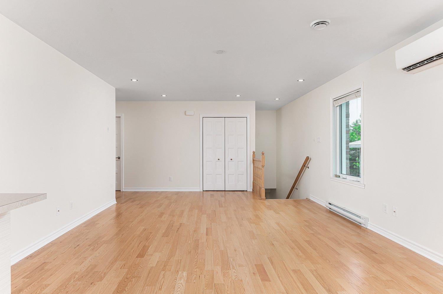 









2682


Rue Préfontaine

,
Longueuil (Le Vieux-Longueuil),




QC
J4K3Y6

