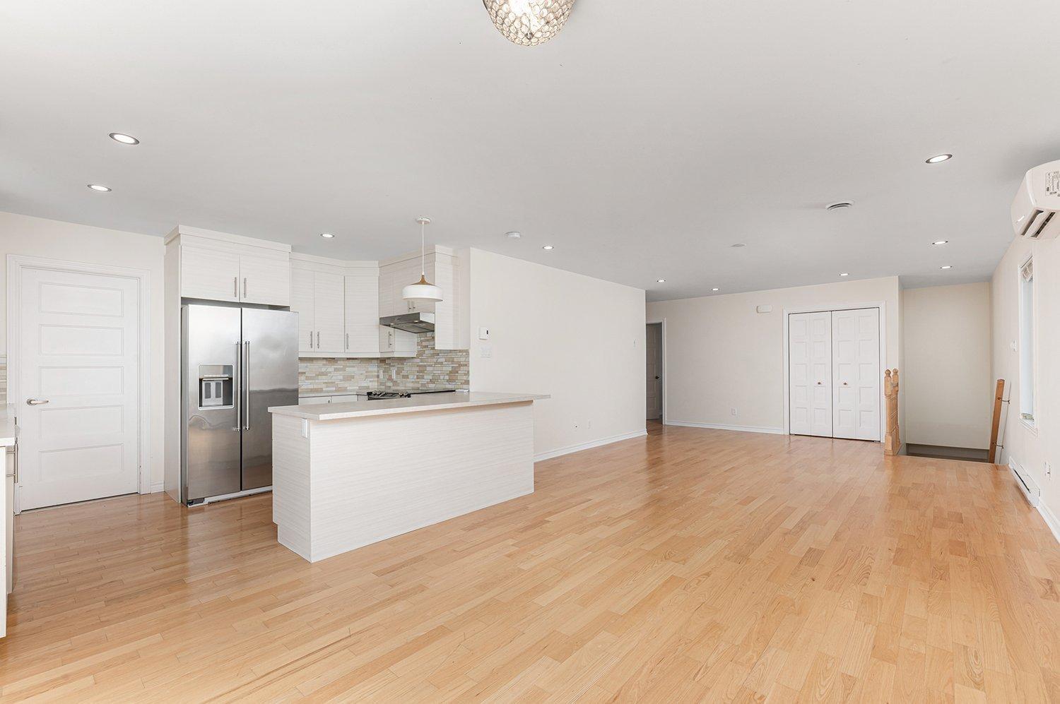 









2682


Rue Préfontaine

,
Longueuil (Le Vieux-Longueuil),




QC
J4K3Y6


