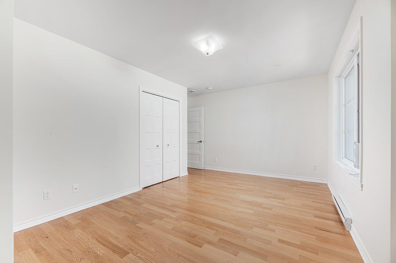 









2682


Rue Préfontaine

,
Longueuil (Le Vieux-Longueuil),




QC
J4K3Y6


