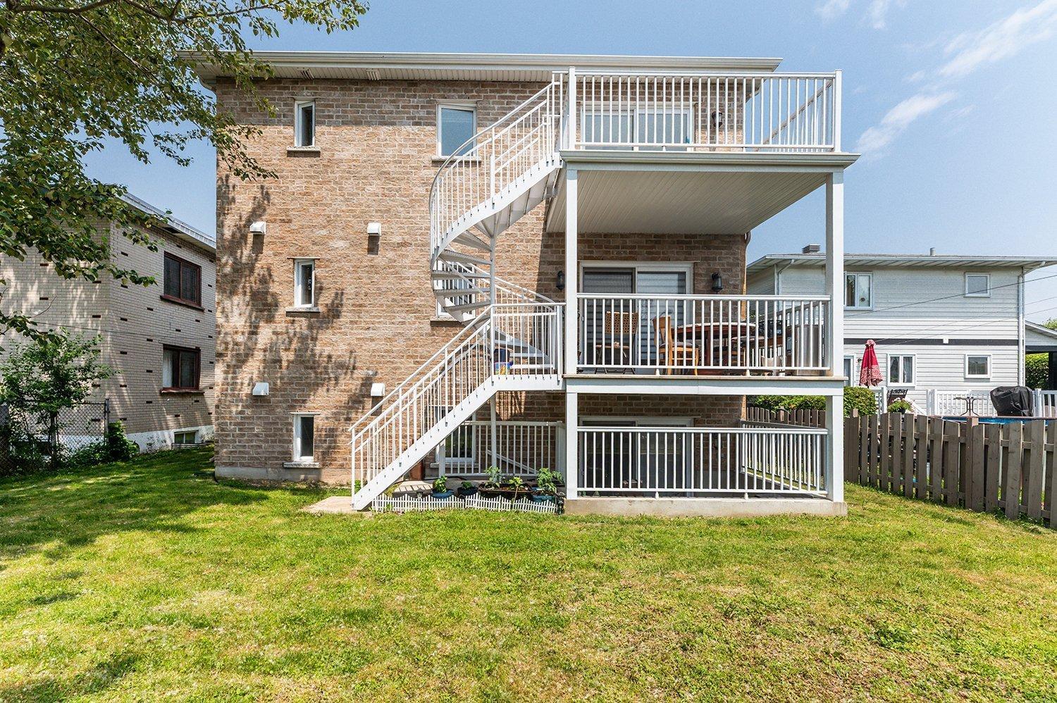 









2682


Rue Préfontaine

,
Longueuil (Le Vieux-Longueuil),




QC
J4K3Y6


