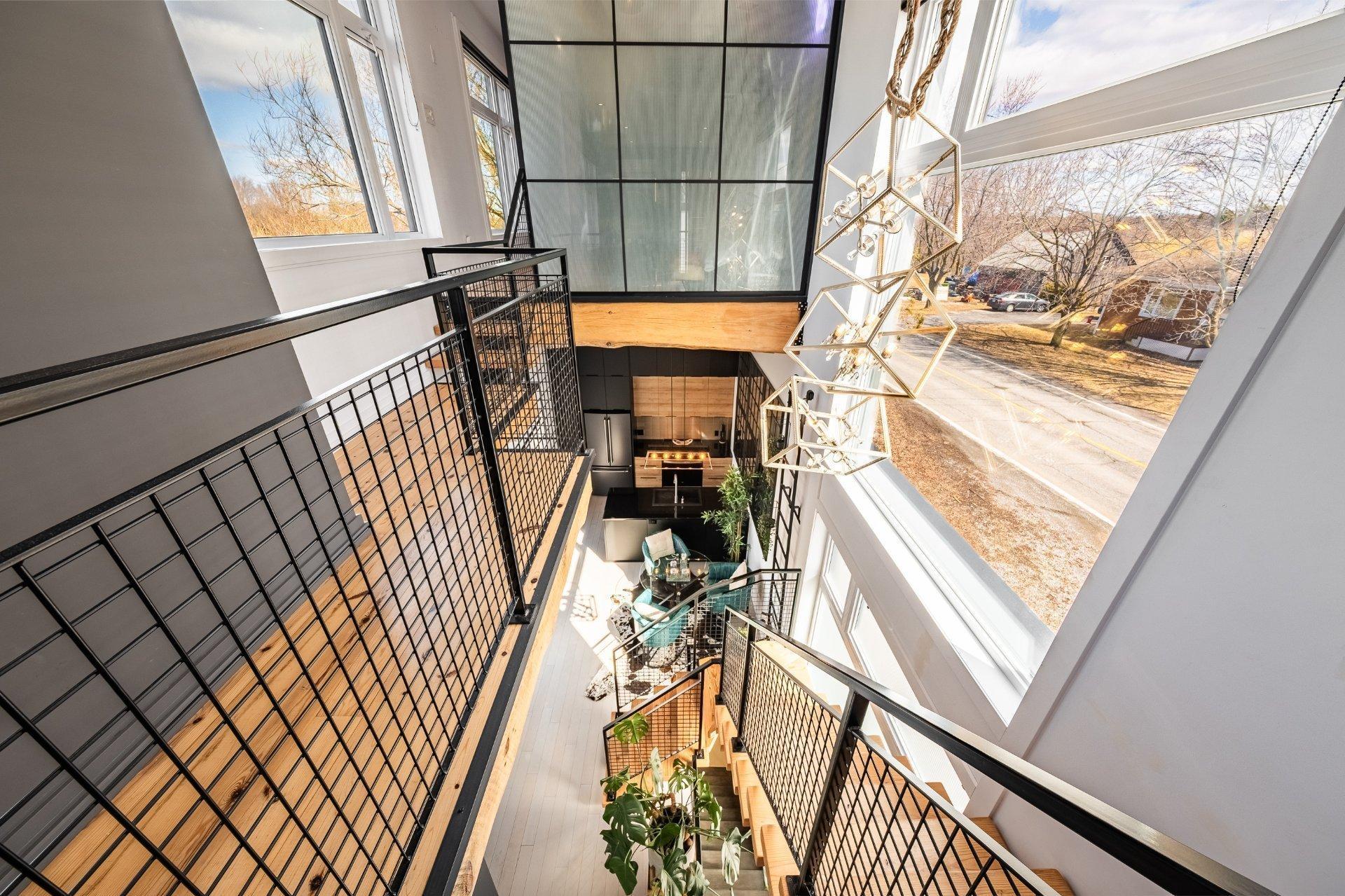 









6000


Rue St-Pierre O.

,
Saint-Hyacinthe,




QC
J2T5G9

