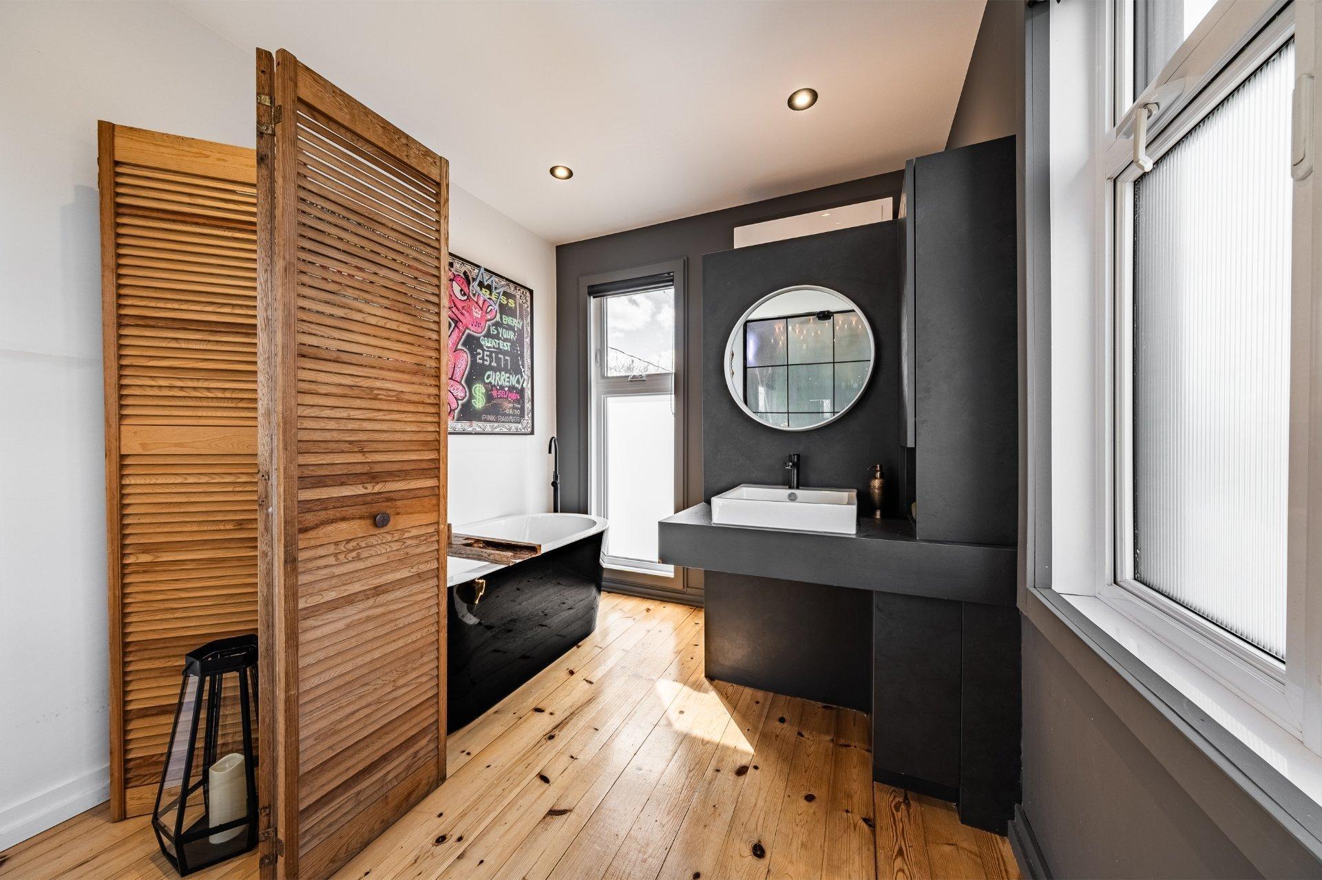 









6000


Rue St-Pierre O.

,
Saint-Hyacinthe,




QC
J2T5G9


