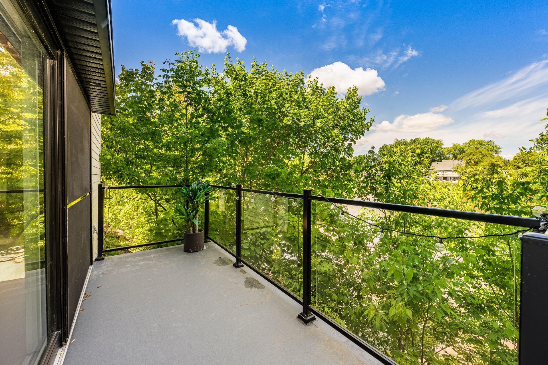 









6000


Rue St-Pierre O.

,
Saint-Hyacinthe,




QC
J2T5G9

