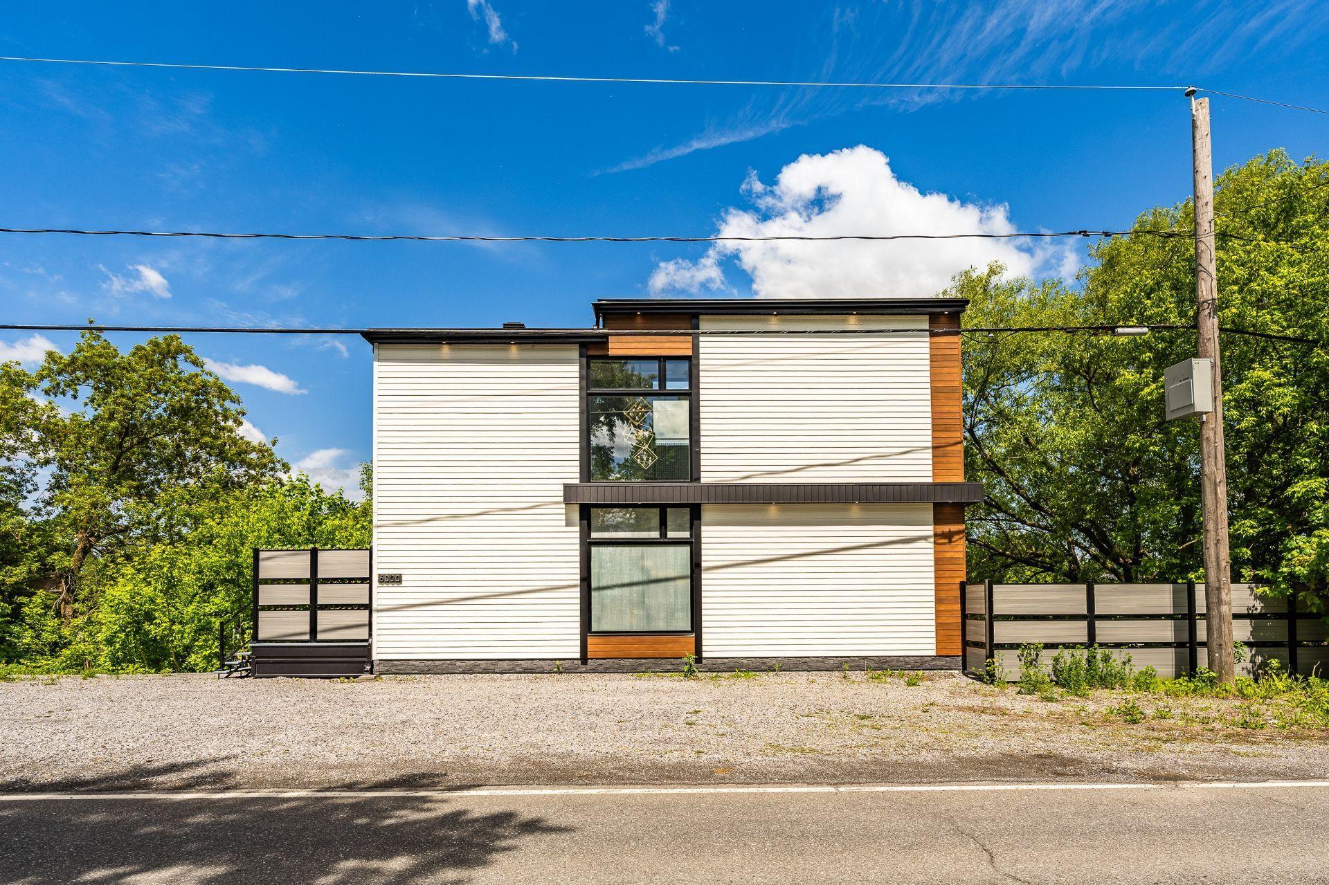 









6000


Rue St-Pierre O.

,
Saint-Hyacinthe,




QC
J2T5G9

