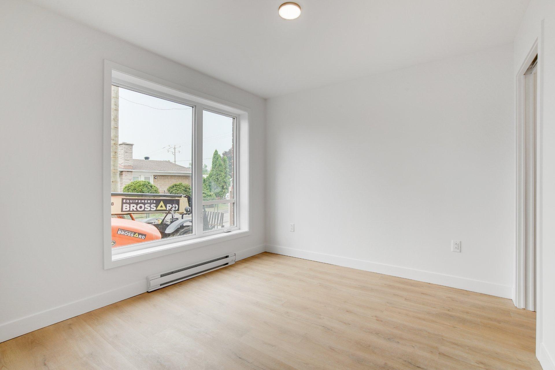 









50


Rue St-Louis

, 203,
Salaberry-de-Valleyfield,




QC
J6T1M6

