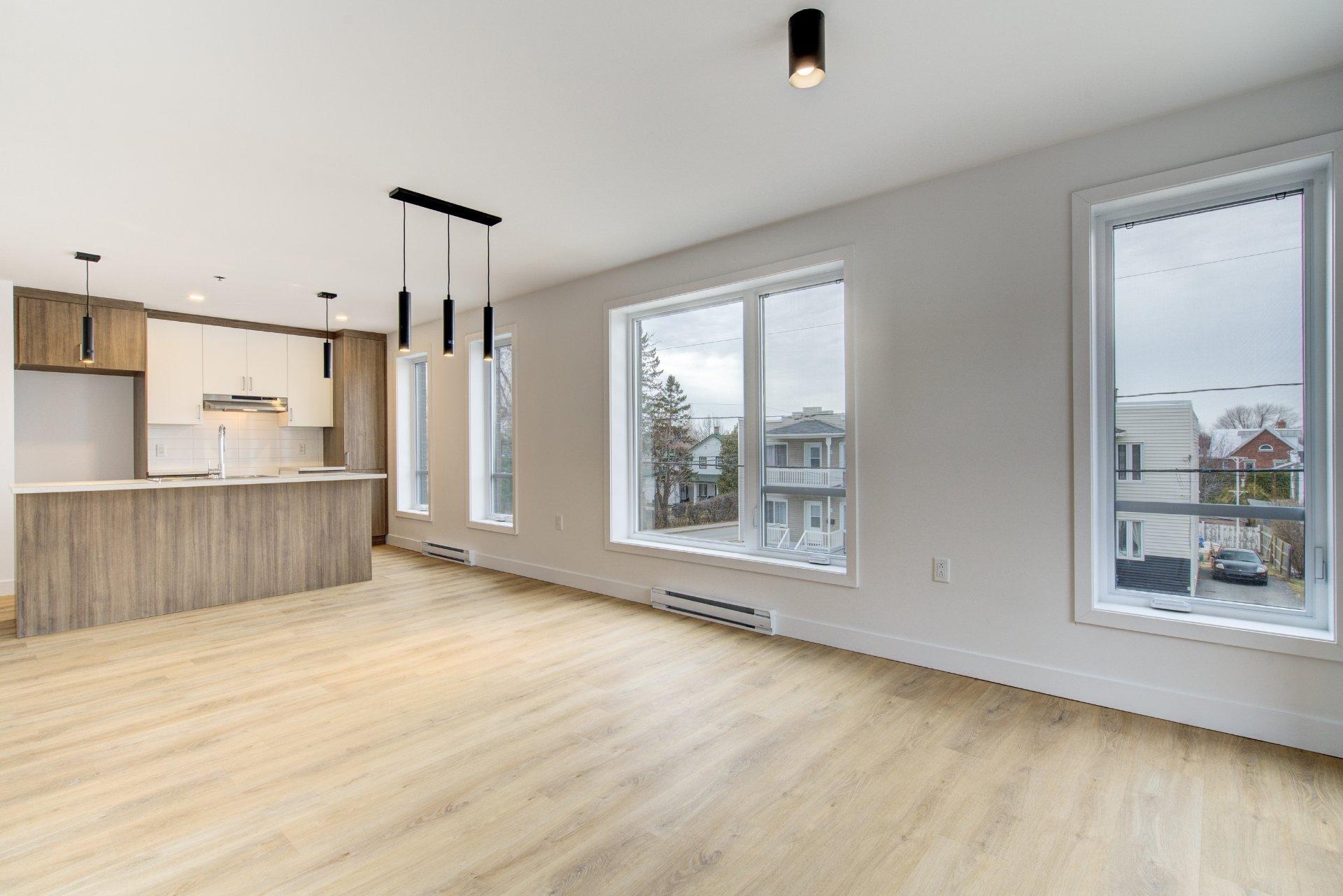 









50


Rue St-Louis

, 104,
Salaberry-de-Valleyfield,




QC
J6T1M6

